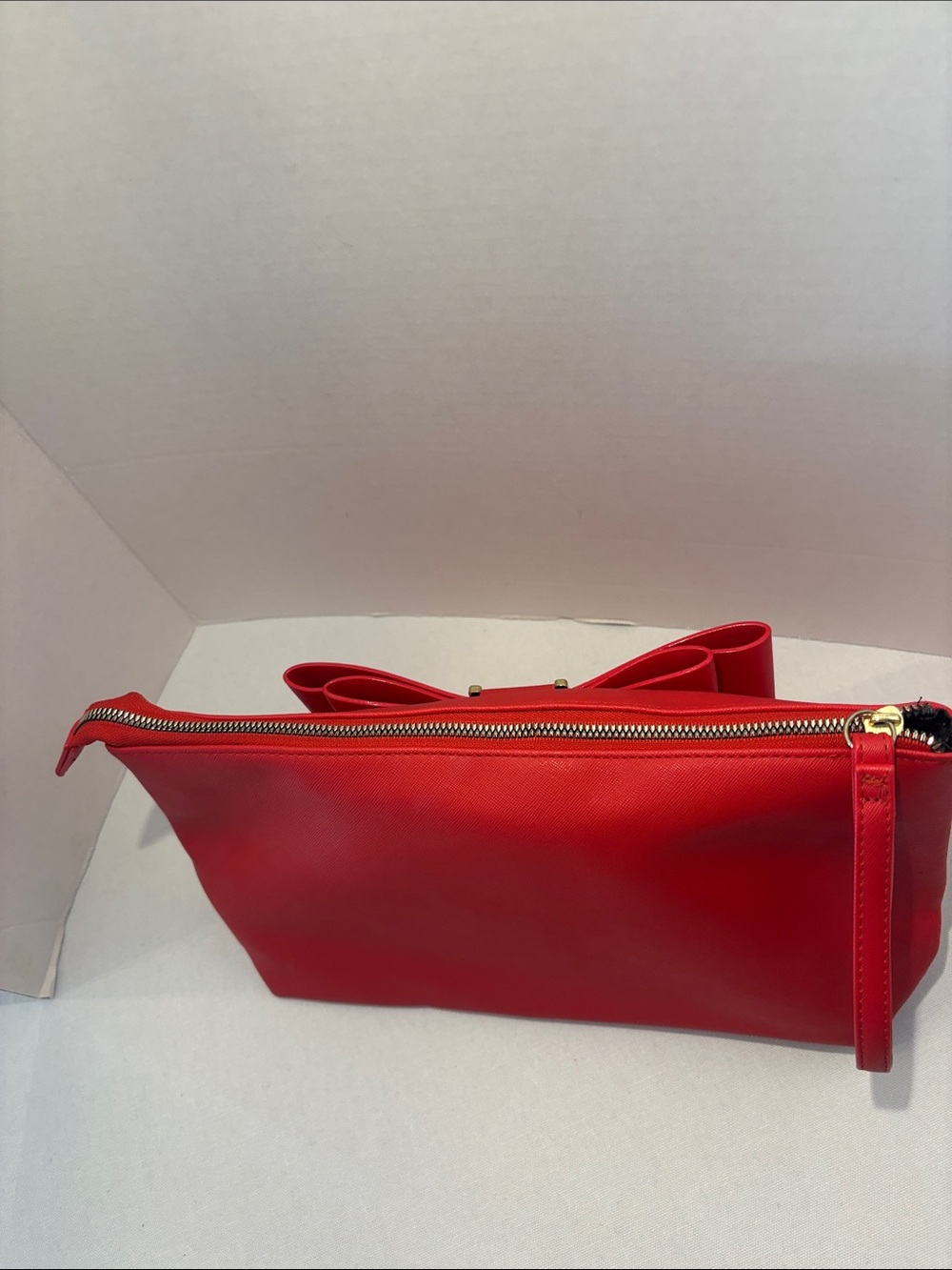 Betsy Johnson Red Bow Accent Women's Large Clutch Bag. - Picture 4 of 8